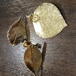 Pendant/ Matching Earrings  Leaf Shape Goldtone